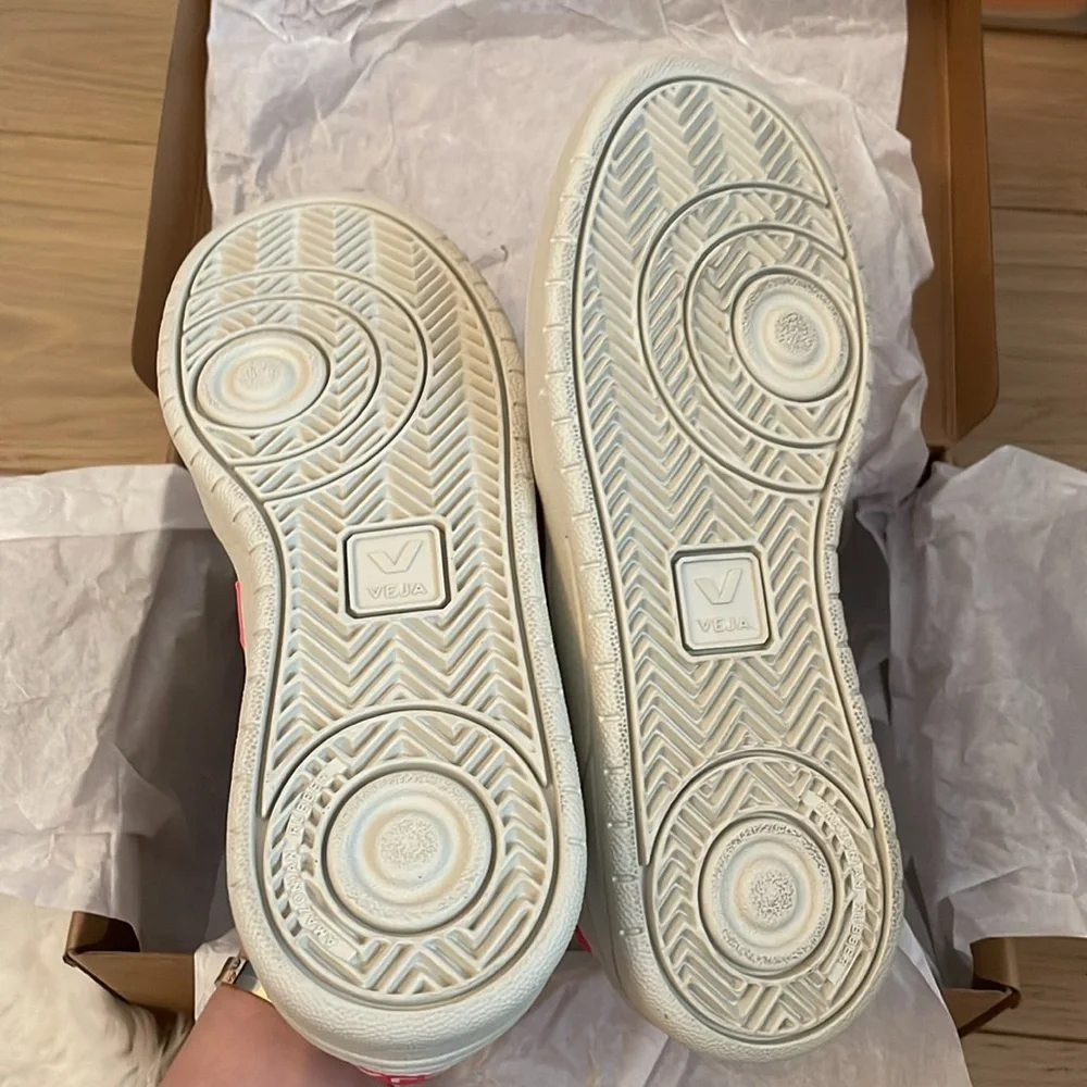 Veja v10 white rose